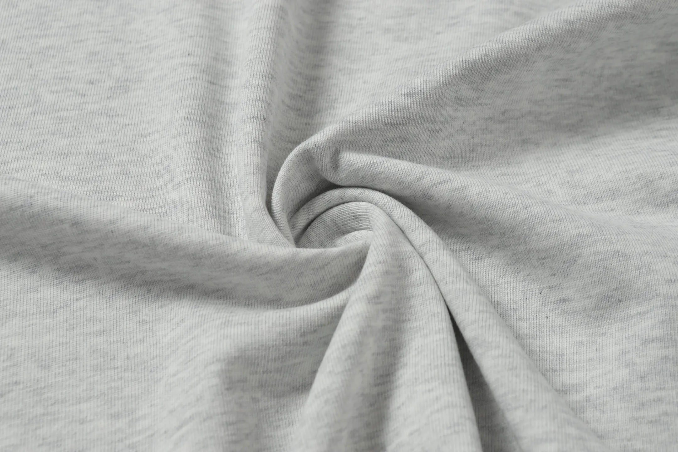 P114 Style number: A002 (no discount for running quantity) [Ralph Lauren round neck solid color pony embroidered logo pure cotton short sleeves] ✅270g double yarn fabric, custom woven and dyed threads ✅Original sticker Scan the QR code to enter the official website ✅Large version, loose and stylish, can wear up to 200 pounds Color: black white navy sky blue burgundy blue floral gray dark gray Size: S-XL